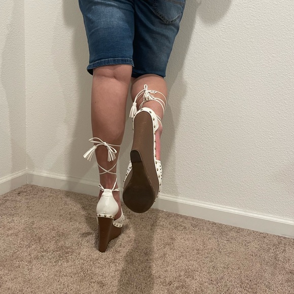 Slightly used; size 8.5 - Picture 4 of 4